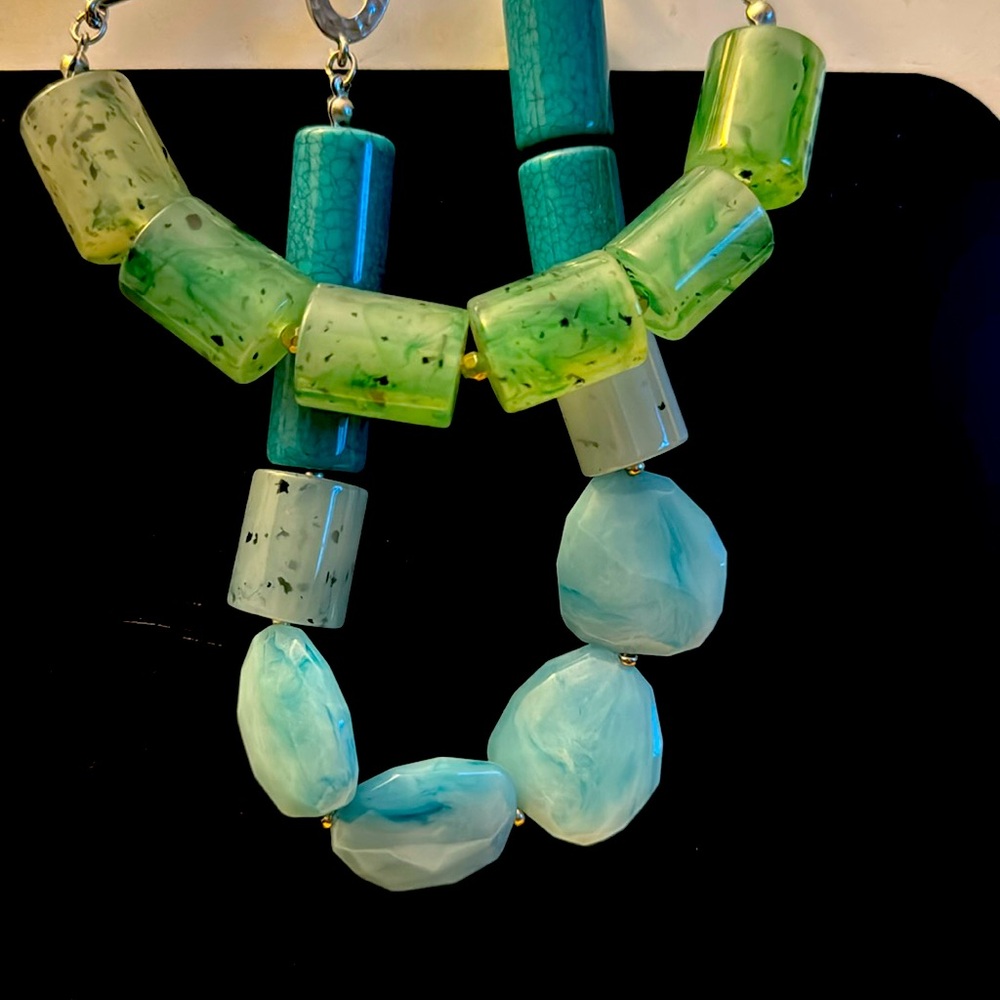 Bead necklace